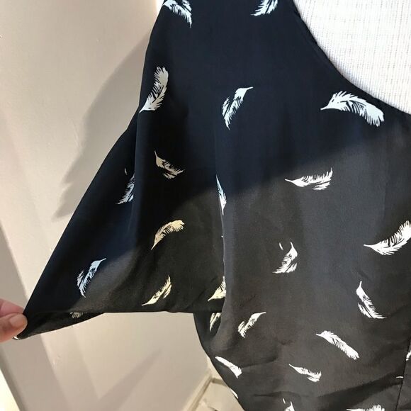 Dolman Sleeve Feather Top, M/L - Picture 4 of 7